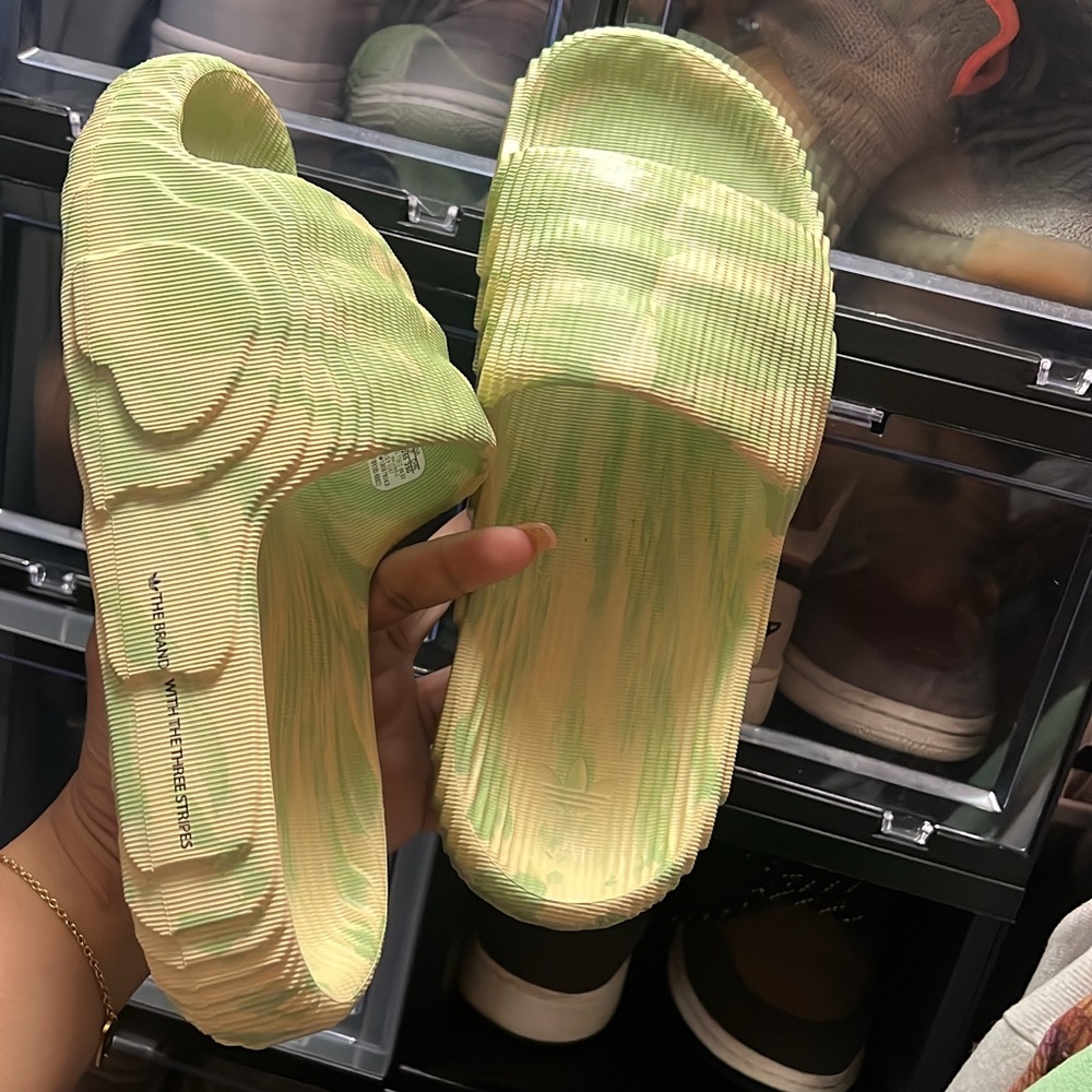 Adilette 22 Slides Magic lime (Authentic)